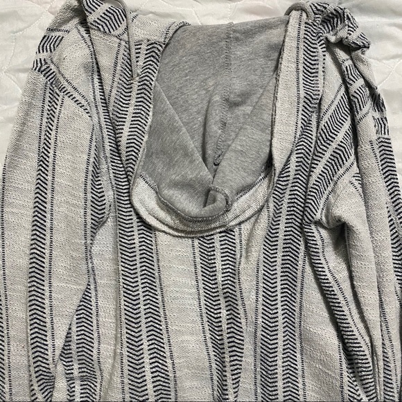 beach by exist hoodie - Picture 2 of 3